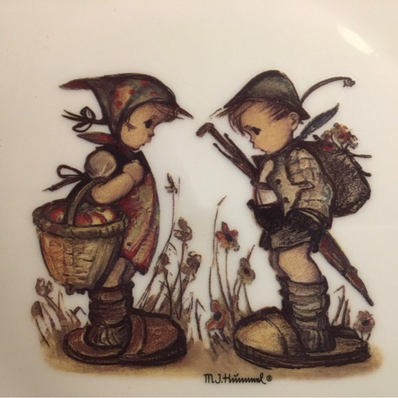 M.J. Hummel Porzellan Germany - Picture 2 of 4